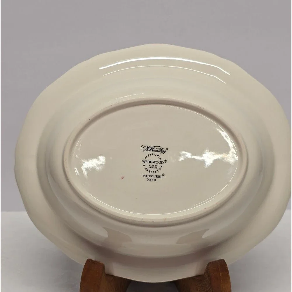 Wedgwood Williamsburg Potpourri Floral Oval Vegetable Serving Bowl NK510